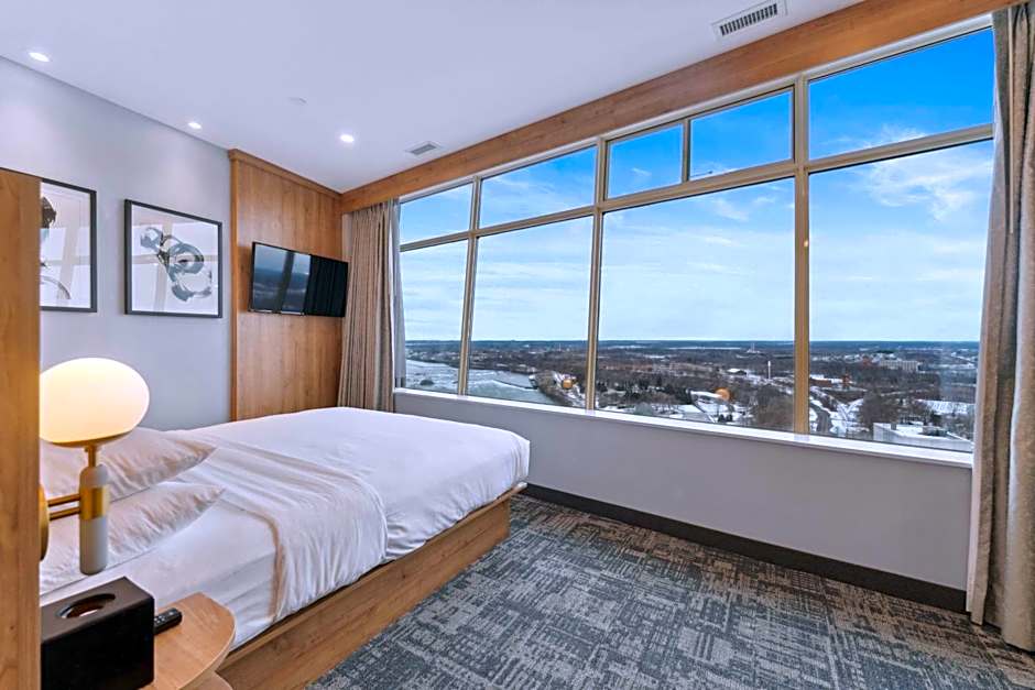 Tower Hotel at Fallsview