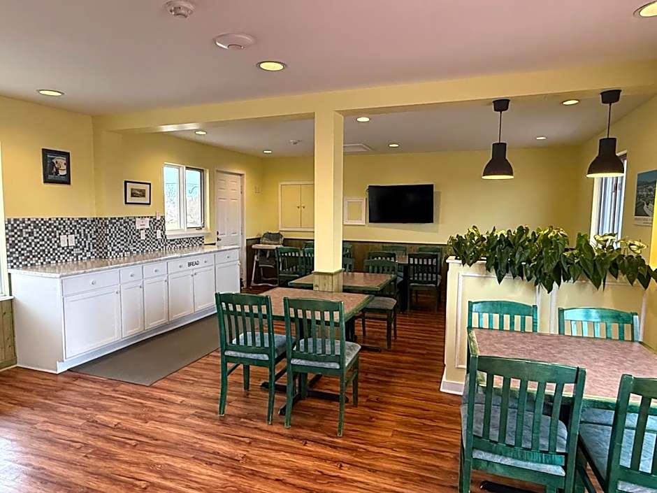 Annapolis Royal Inn & Suites