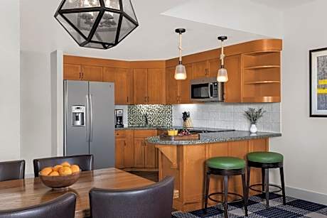 Large One-Bedroom Suite with Fireplace