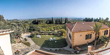 Villa La Lumia B&B Suites & Apartments