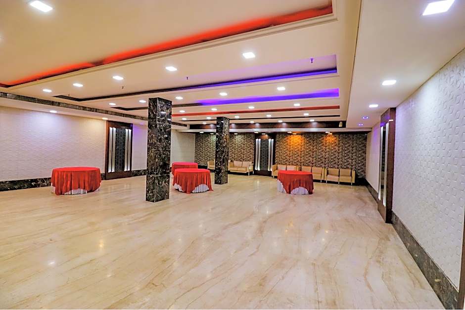 FabHotel Admire Suites