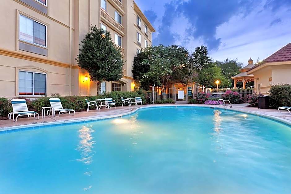 La Quinta Inn & Suites by Wyndham Raleigh Cary