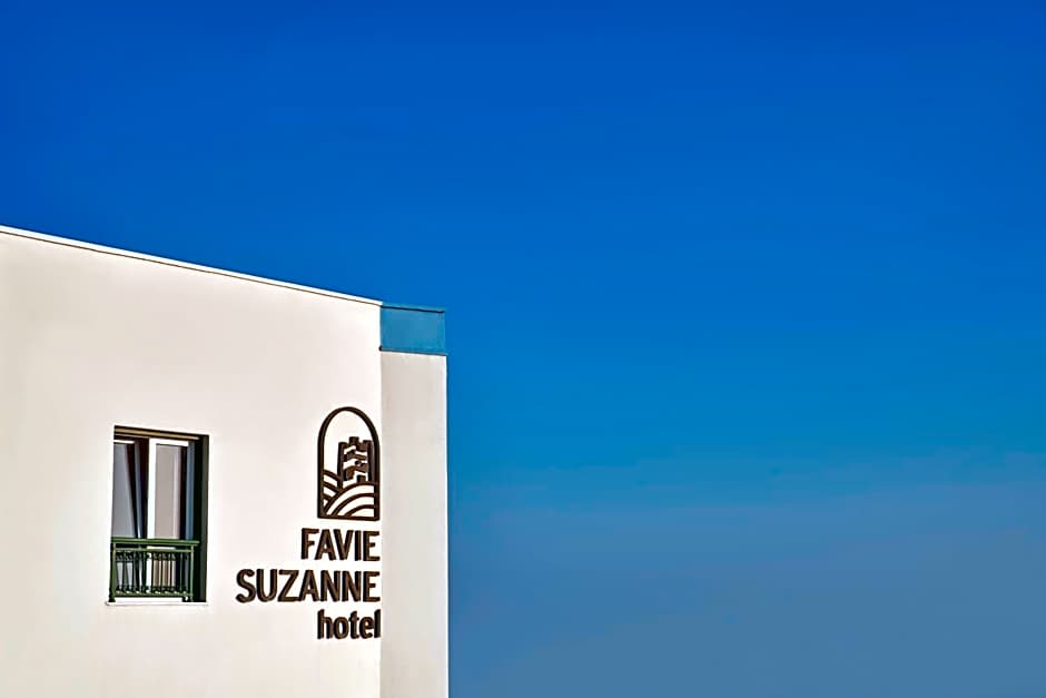Favie Suzanne