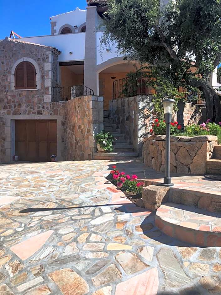 I Mari Di Gallura Suites and Rooms