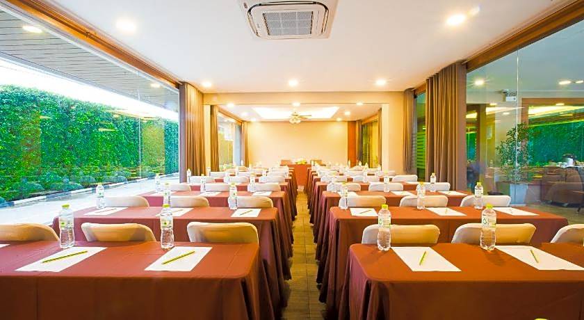 Romantic Khon Kaen Hotel