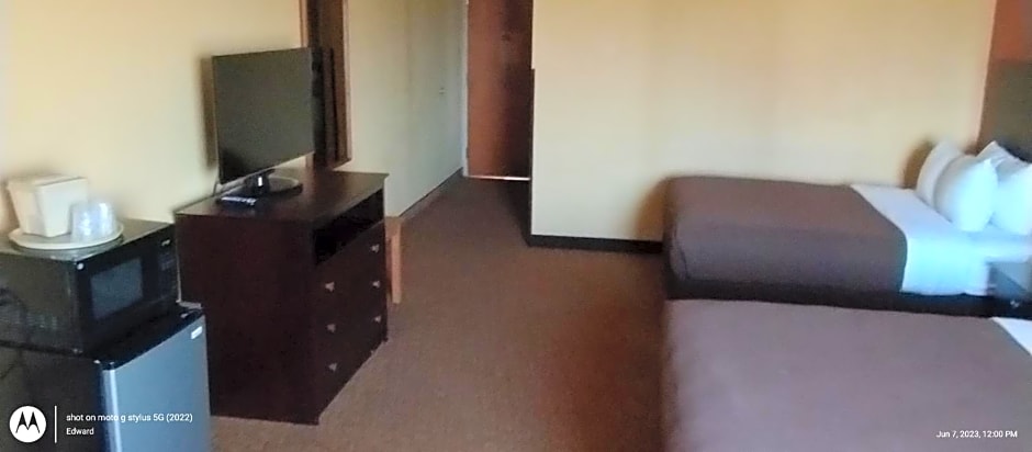 Shary Inn and Suites