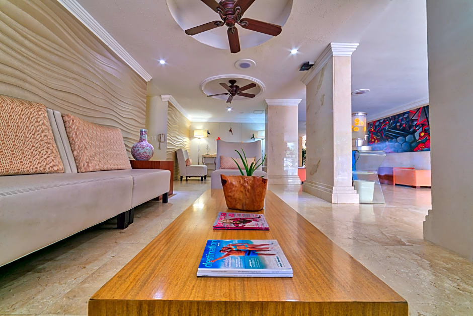 TRYP by Wyndham Aruba Adults Only Hotel