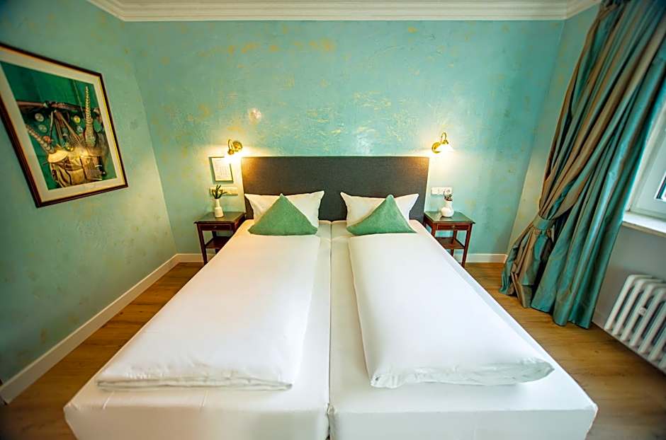 Hotel Altmünchen by Blattl