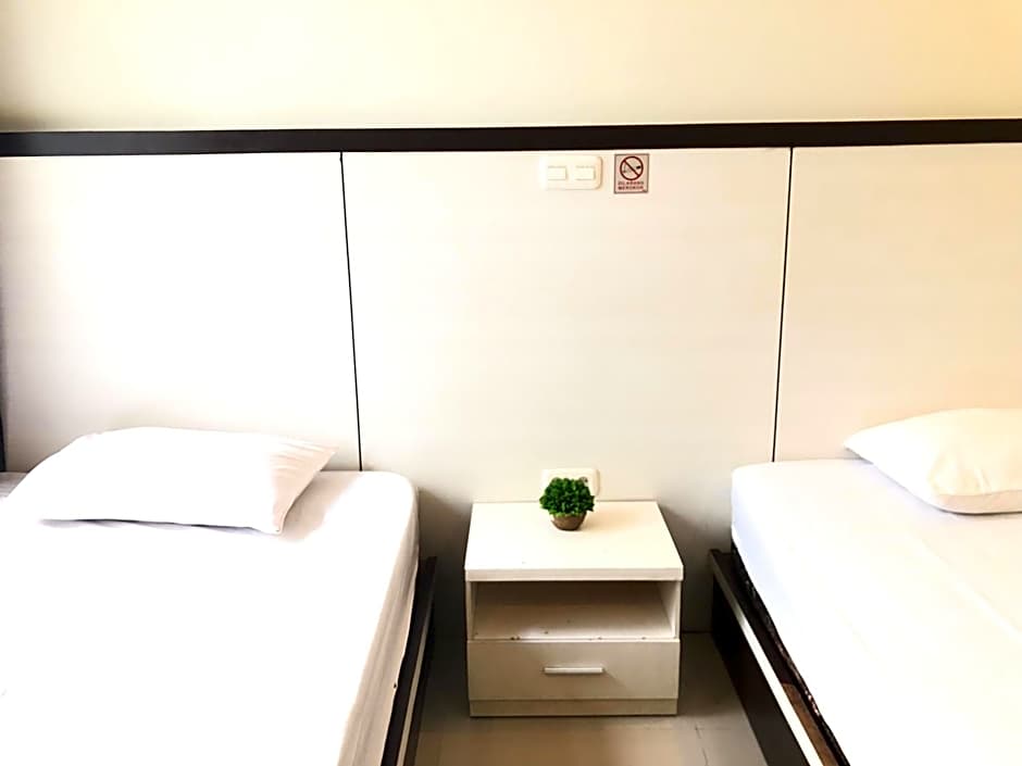 RedDooz Plus At Ininnawa Homestay Syariah Palu