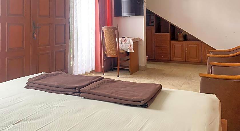 Cozy Homestay Syariah Mitra RedDoorz Bandung