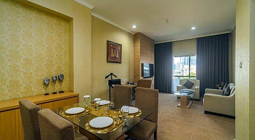 Surabaya Suites Hotel Powered by Archipelago