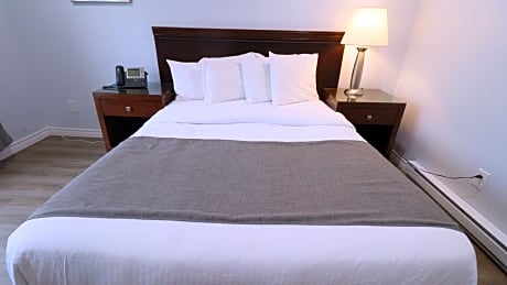 Queen Room with View