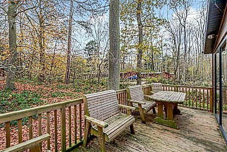 2 Double 4 Single Beds, Non-Smoking, Full Kitchen, Lounge Area With Sofabed, Dining Area, Two Bathro