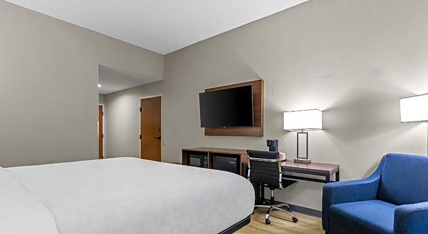 Clarion Pointe Jesup