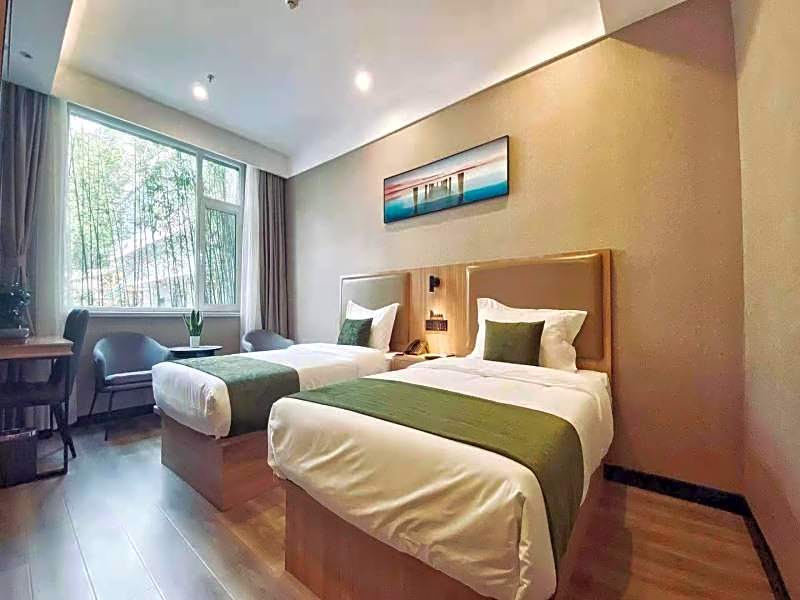 GreenTree Inn Jinan Daming Lake Hotel