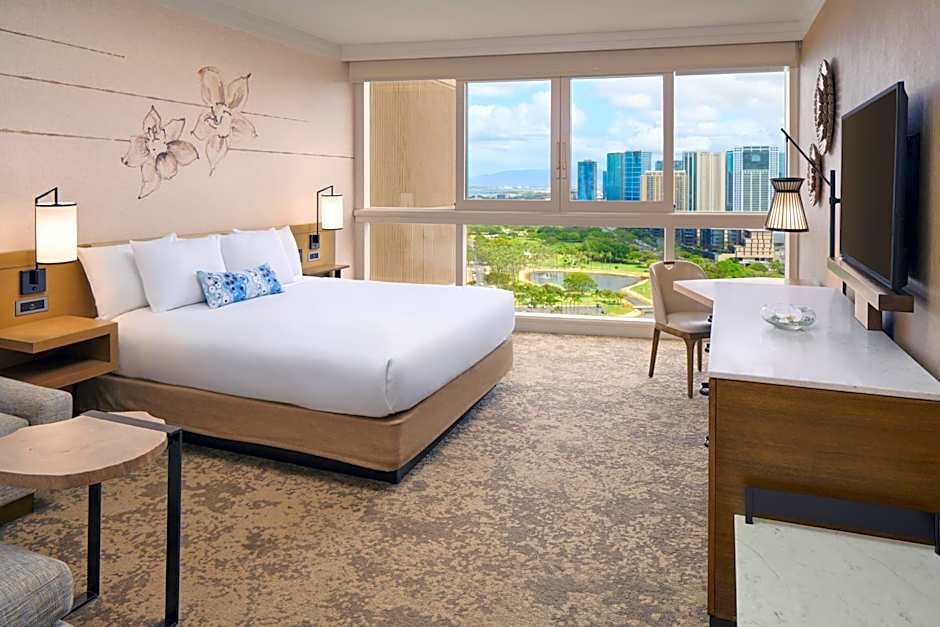 Photo 1 of 4 of 1 King Bed, Ocean View