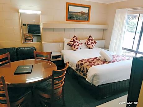 One-Bedroom Apartment (4 Adults)