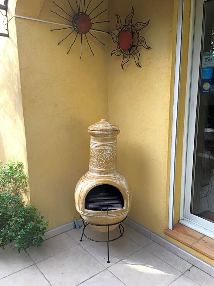 Aux Amandiers – Frejus, ID