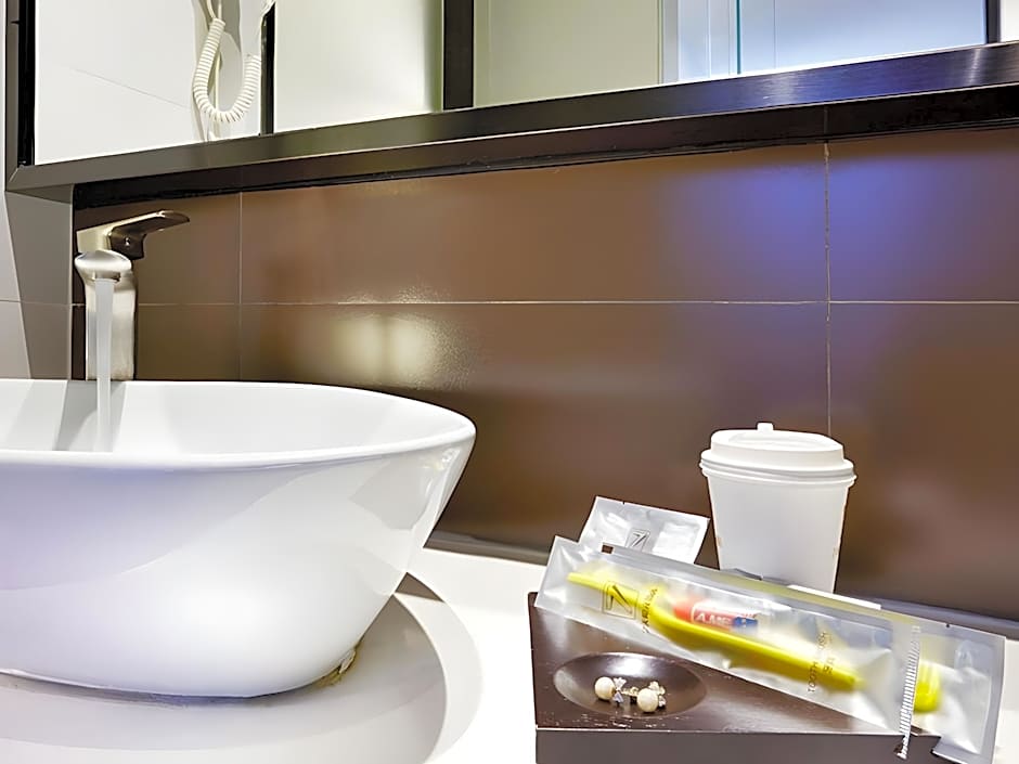 7 Days Premium Jiaozuo Renming Road Normal Institution