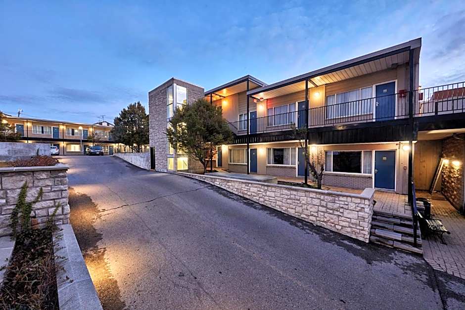 The Falls Hotel & Inn