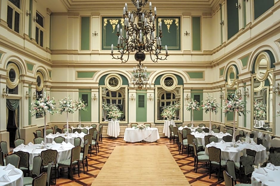 Grand Hotel