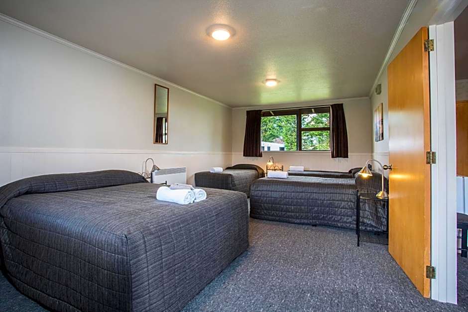 Te Anau Top 10 Holiday Park and Motels