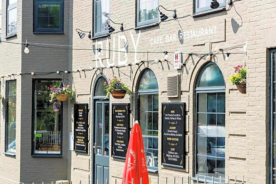 Ruby Pub & Hotel