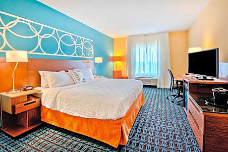 One-Bedroom King Suite with Sofa Bed - Hearing Accessible