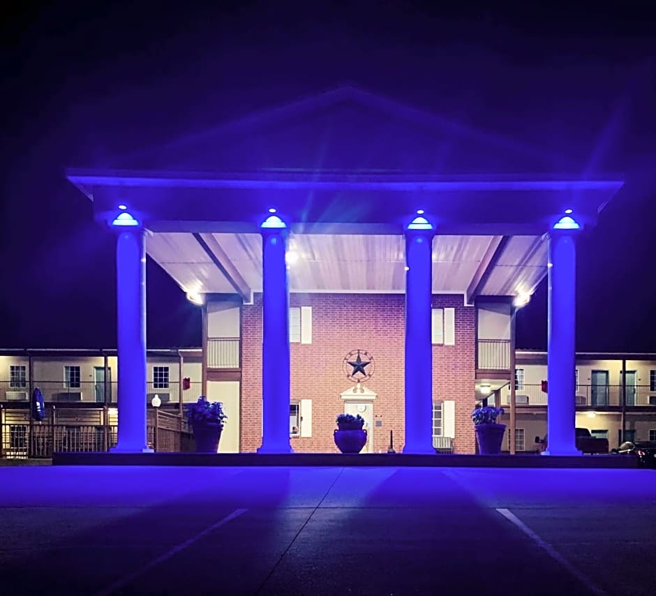 Weston Inn & Suites