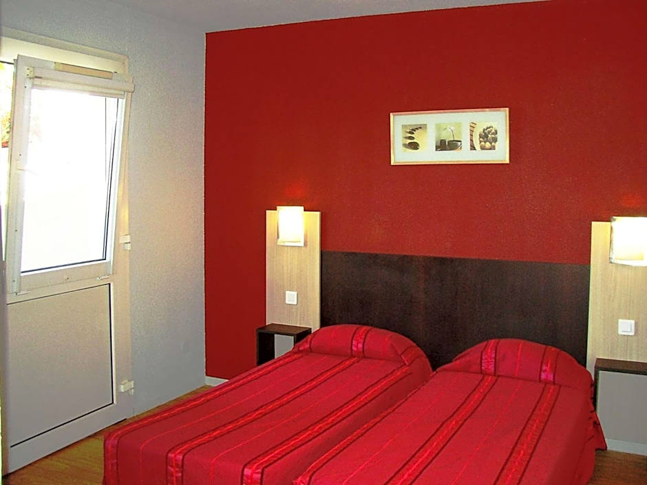 Brit Hotel Essentiel Sète / Balaruc