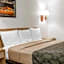 Econo Lodge Truman Inn