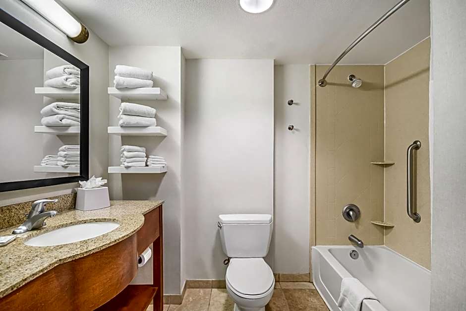 Hampton Inn By Hilton & Suites Tulare