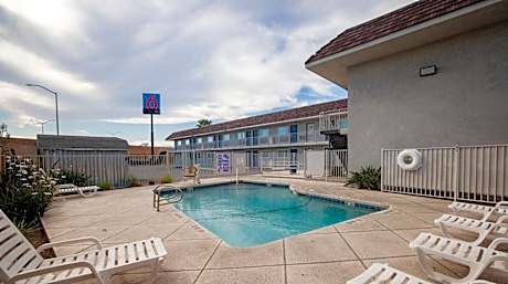 Motel 6 Ontario Airport
