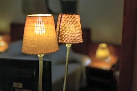 Room for 1 to 2 people