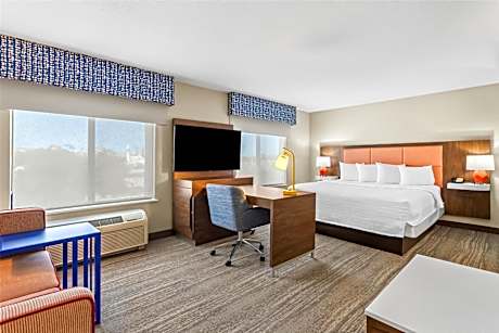 1 King Bed Studio Suite Nonsmoking