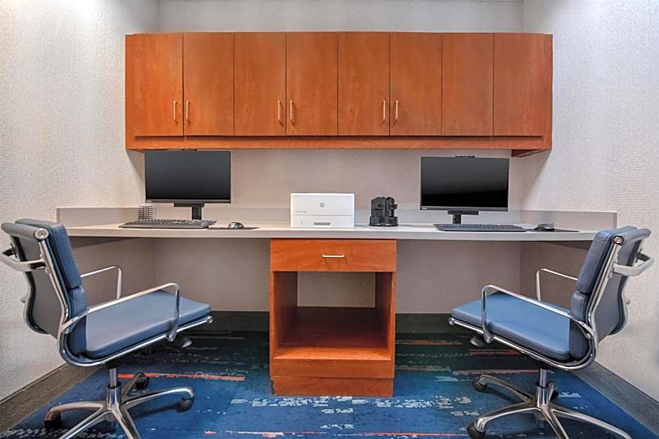 Hampton Inn By Hilton & Suites Harvey