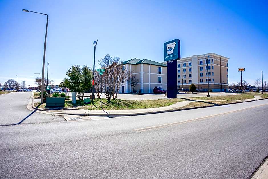 Ark Suites By OYO Jonesboro I-555