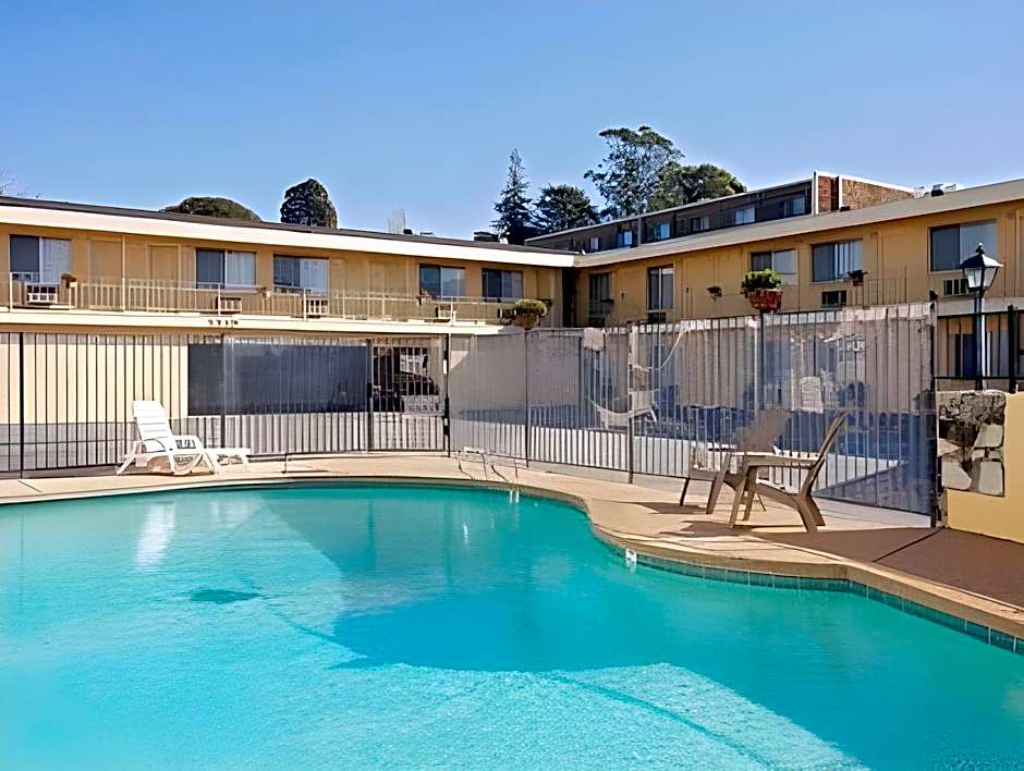 The Islander Motel Santa Cruz CA
