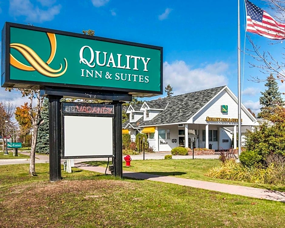 Quality Inn And Suites Beachfront