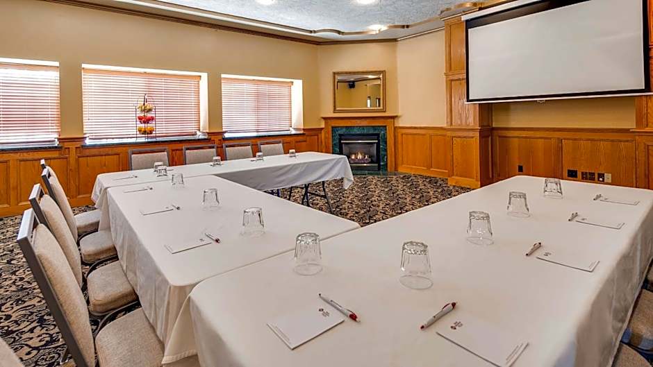 Best Western Plus Bayshore Inn