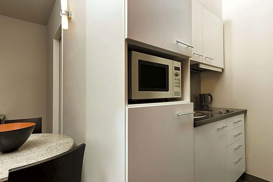 Adina Apartment Hotel Berlin Checkpoint Charlie