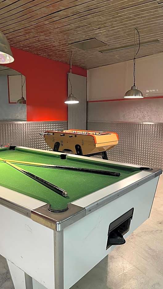 L'Excess Hotel