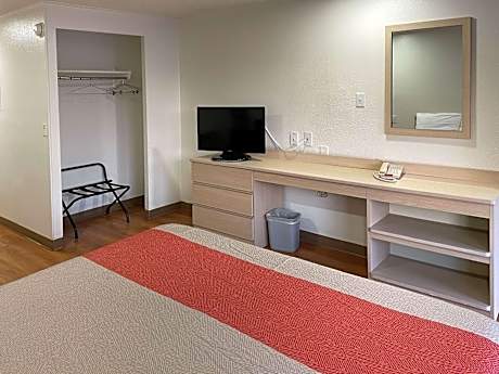 King Room - Non-Smoking