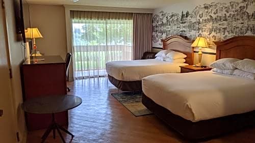 Olympia Hotel at Capitol Lake