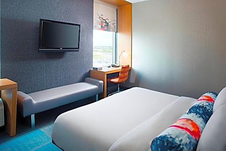 King Room with Roll-in Shower - Mobility and Hearing Accessible