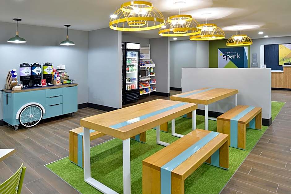 Spark by Hilton Dallas Market Center