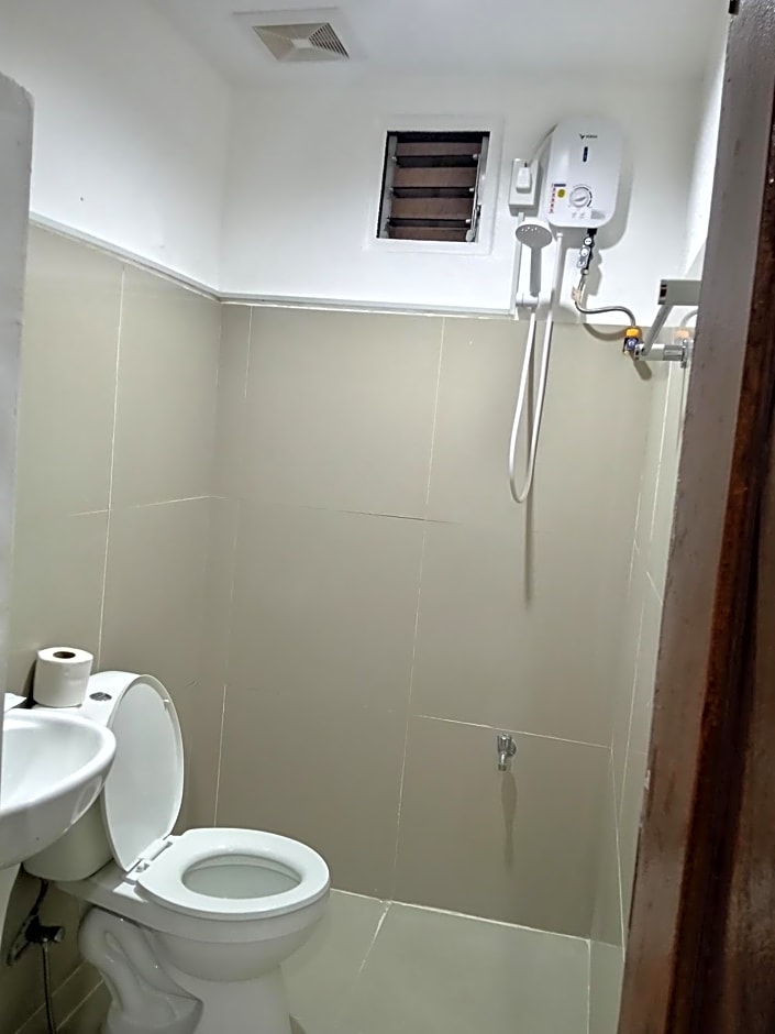 Moalboal Beach Front Hotel