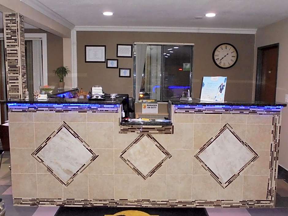 Super 8 by Wyndham Okawville