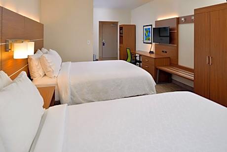 Queen Room with Two Queen Beds and Accessible Roll-In Shower