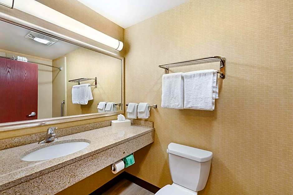 Best Western Plus Victor Inn & Suites